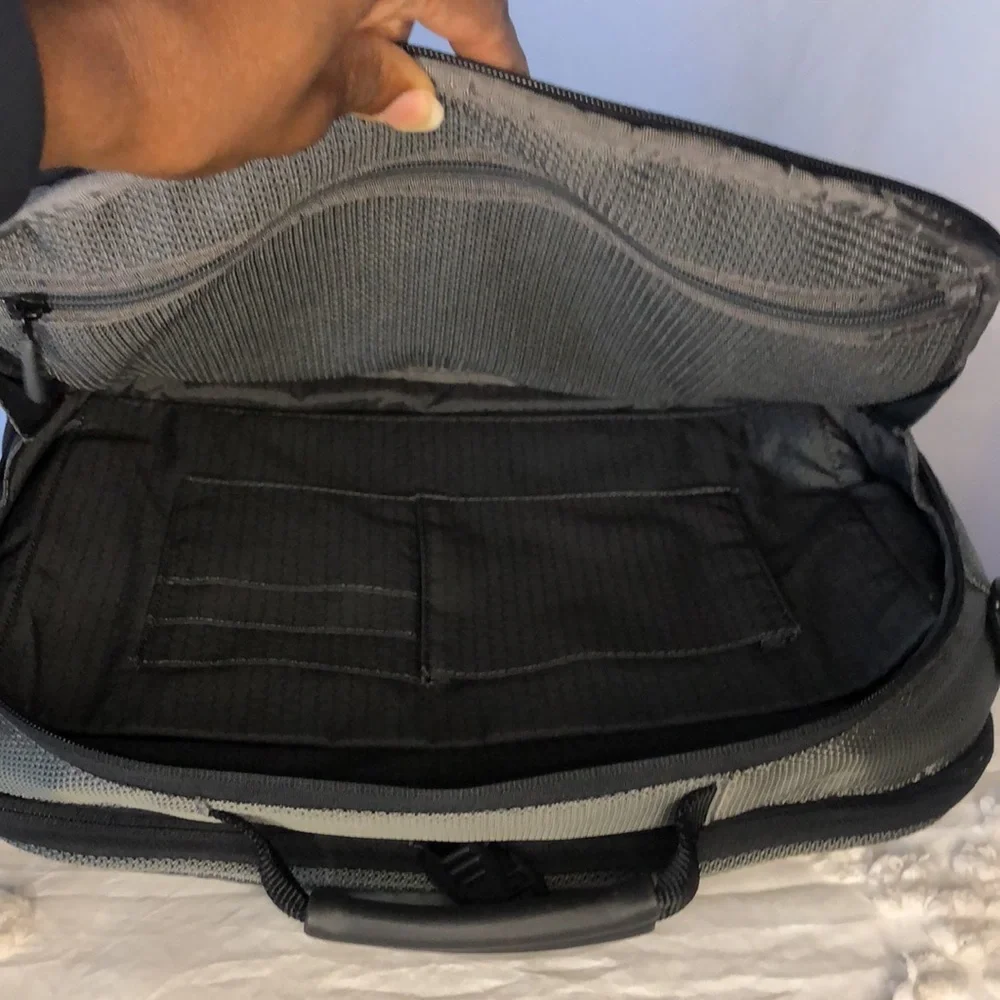 tumi gray